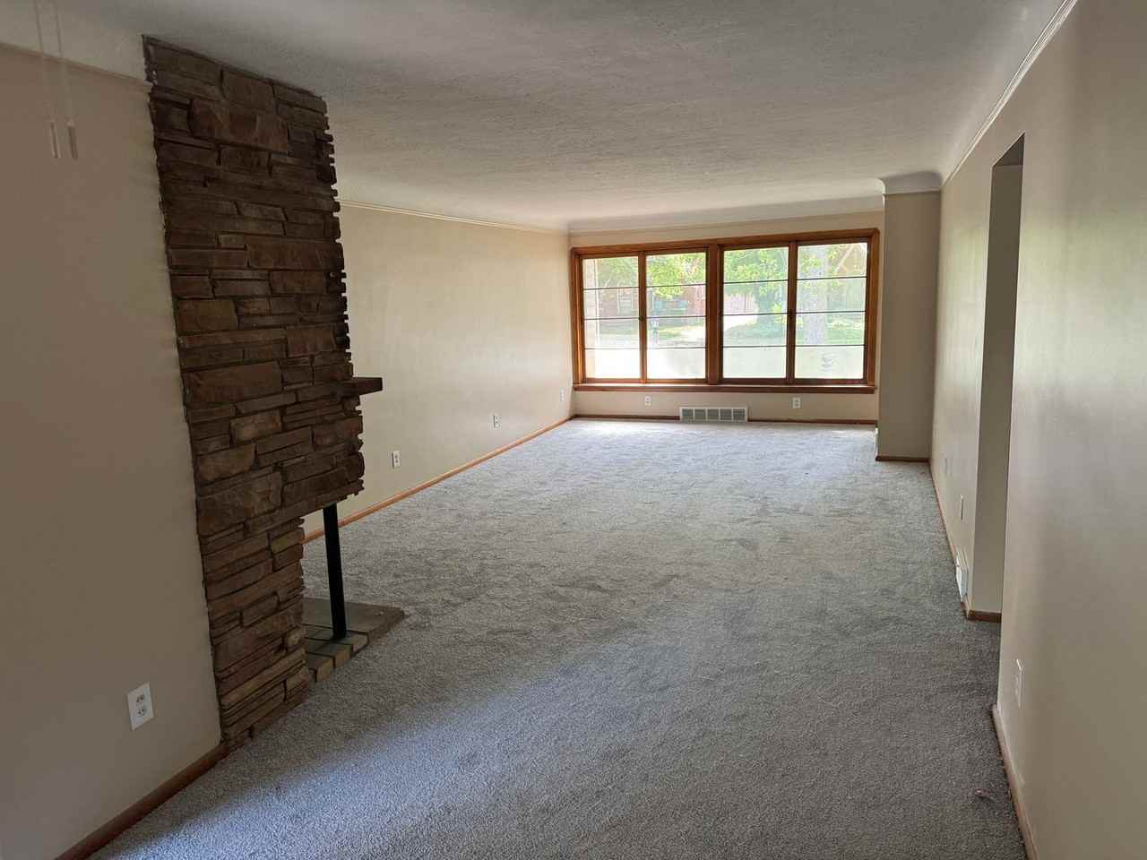 4279 W 214th St - Photo 2 of 9