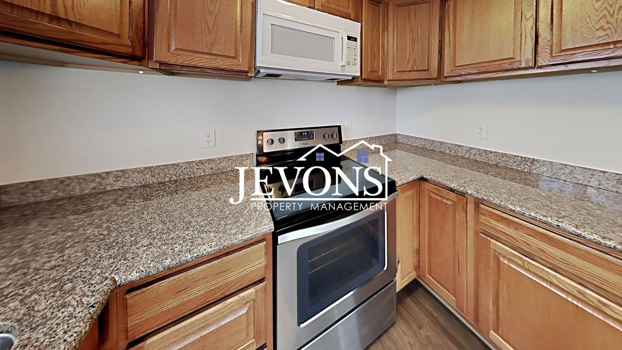 2416 S I St - Photo 3 of 50