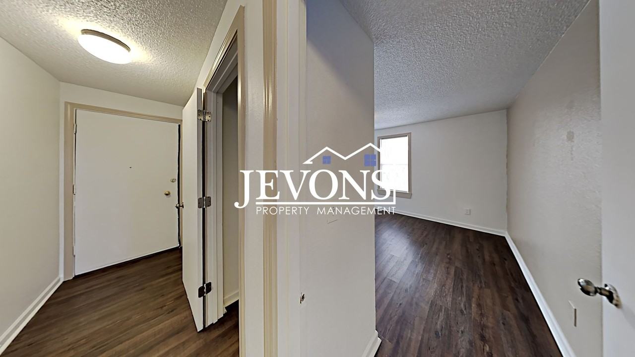 2416 S I St - Photo 7 of 50