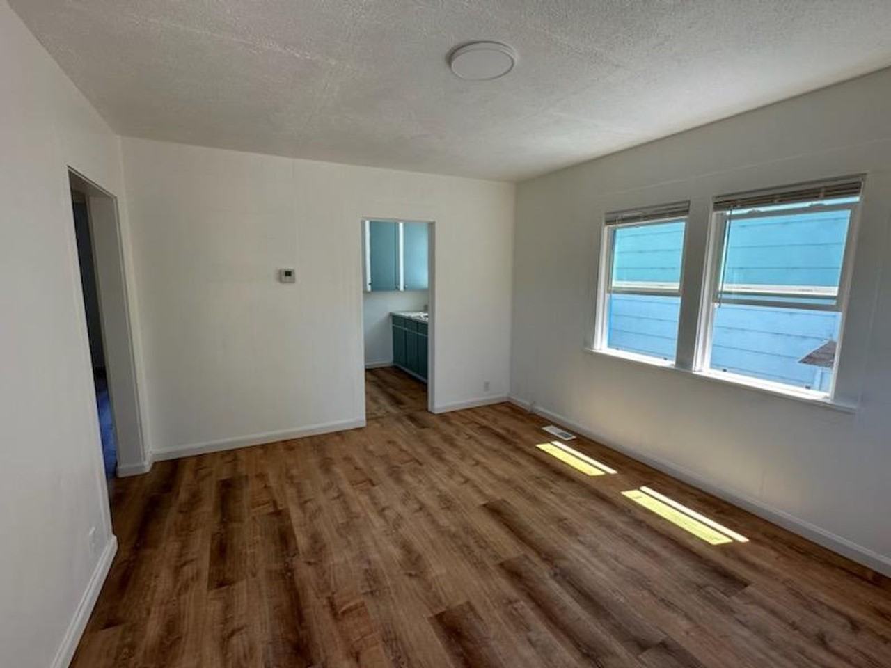 541 15th St - Photo 2 of 11