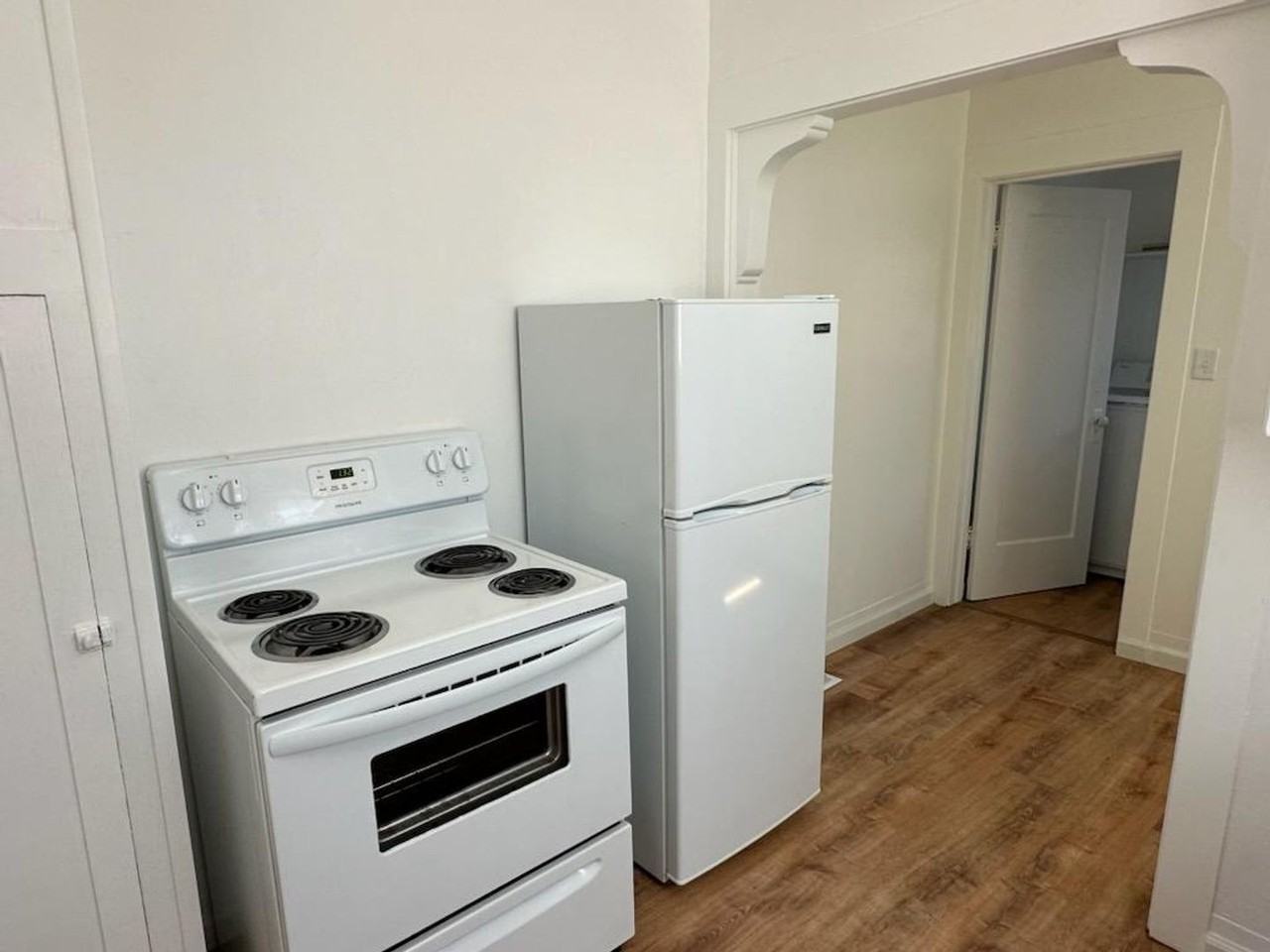 541 15th St - Photo 4 of 11