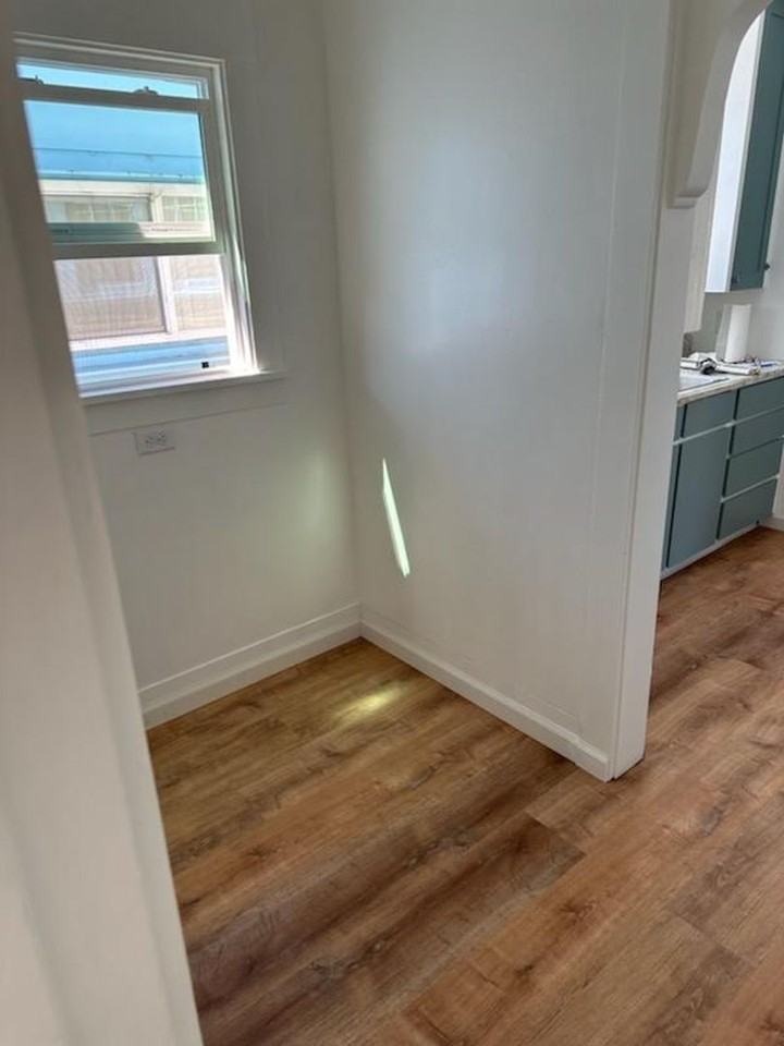 541 15th St - Photo 6 of 11