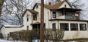 featured image of 264 W Henry St