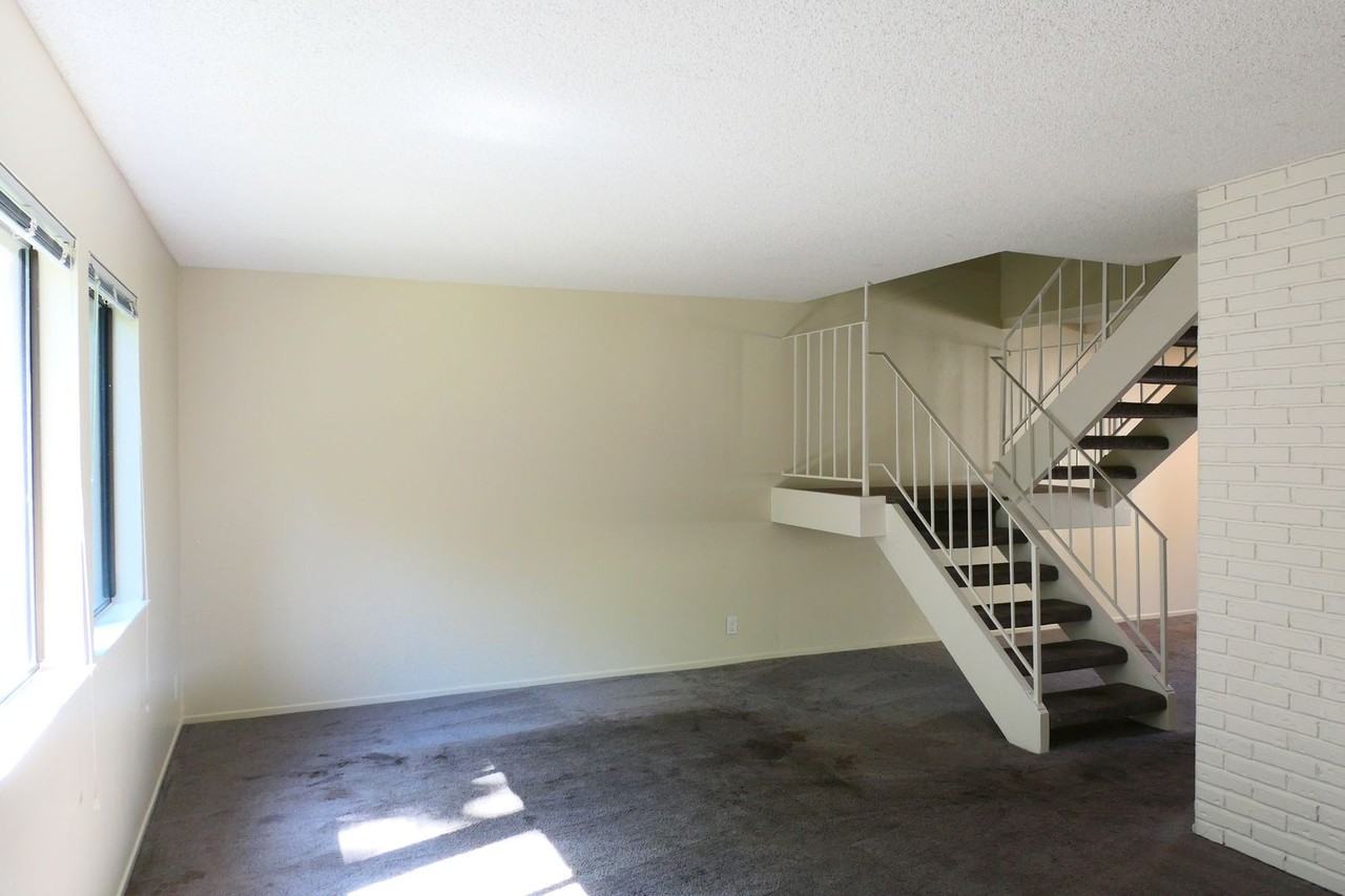 1452 Carnot Dr - Photo 3 of 23
