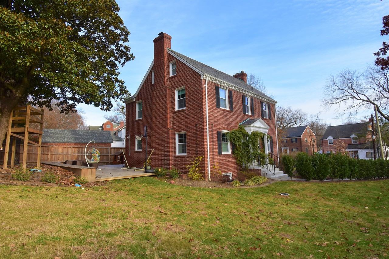 5701 Utah Ave Nw - Photo 2 of 28