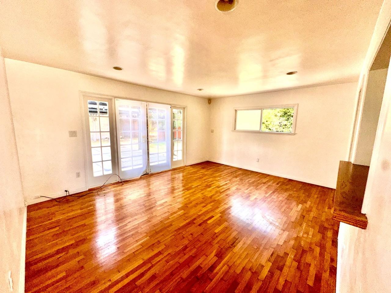 1150 Maxfield St - Photo 2 of 13