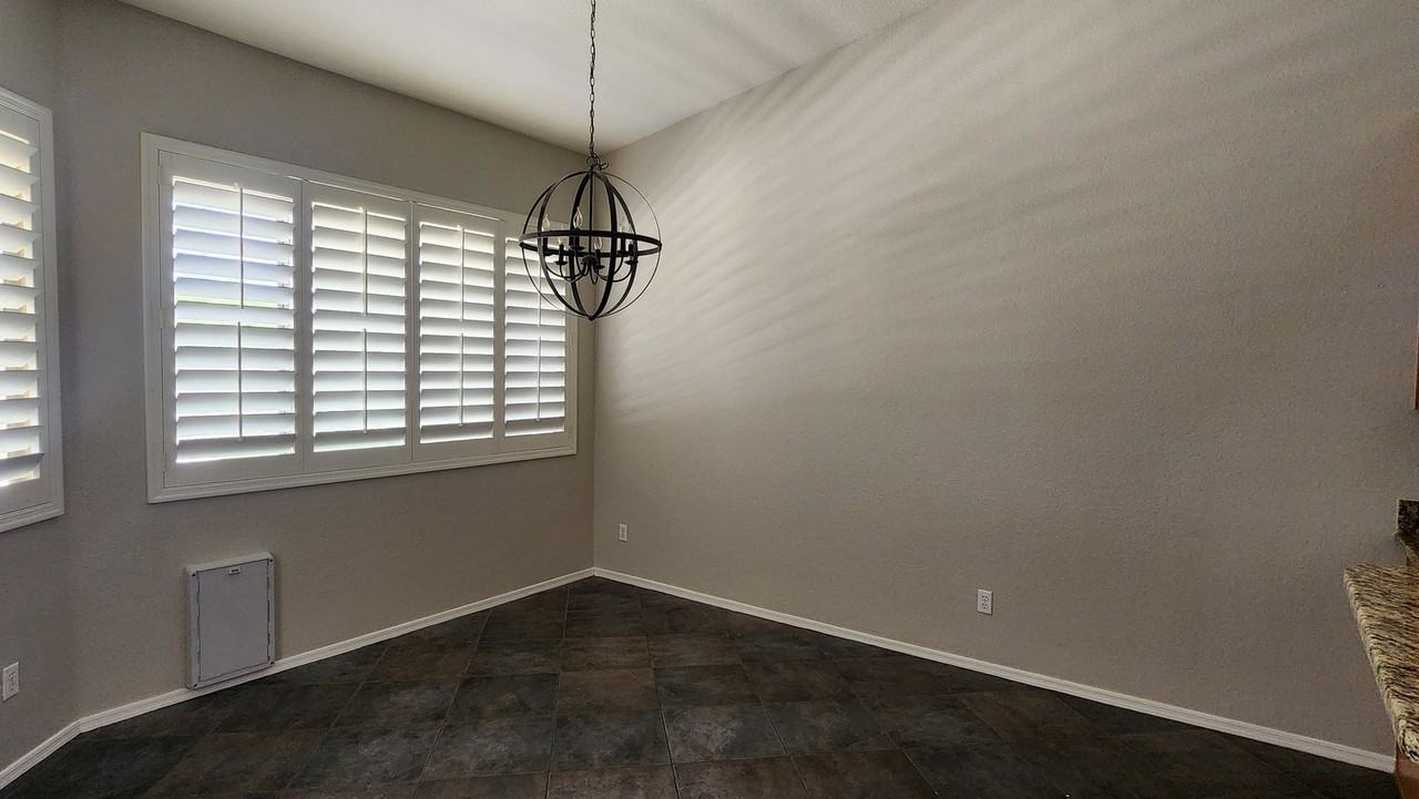1354 E Locust Dr - Photo 3 of 31