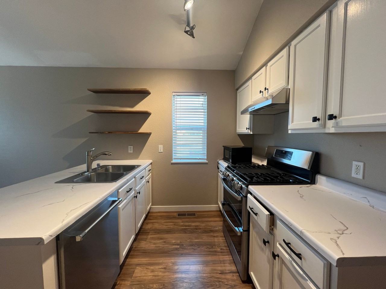 4857 Chesapeake Way - Photo 3 of 8