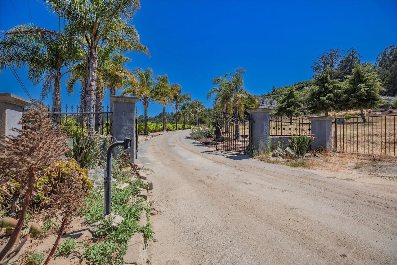 240 San Miguel Canyon Rd - Photo 2 of 42