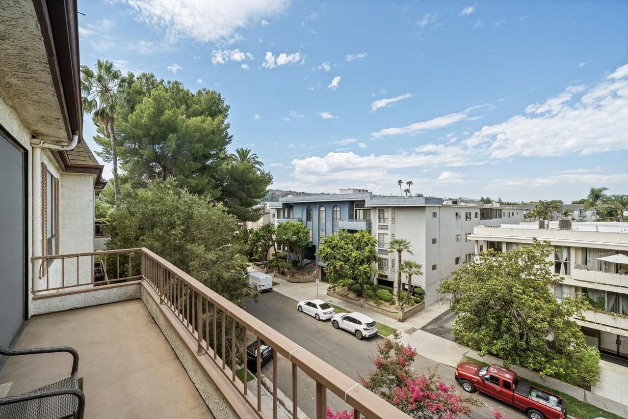4454 Ventura Canyon Ave #306 - Photo 5 of 17