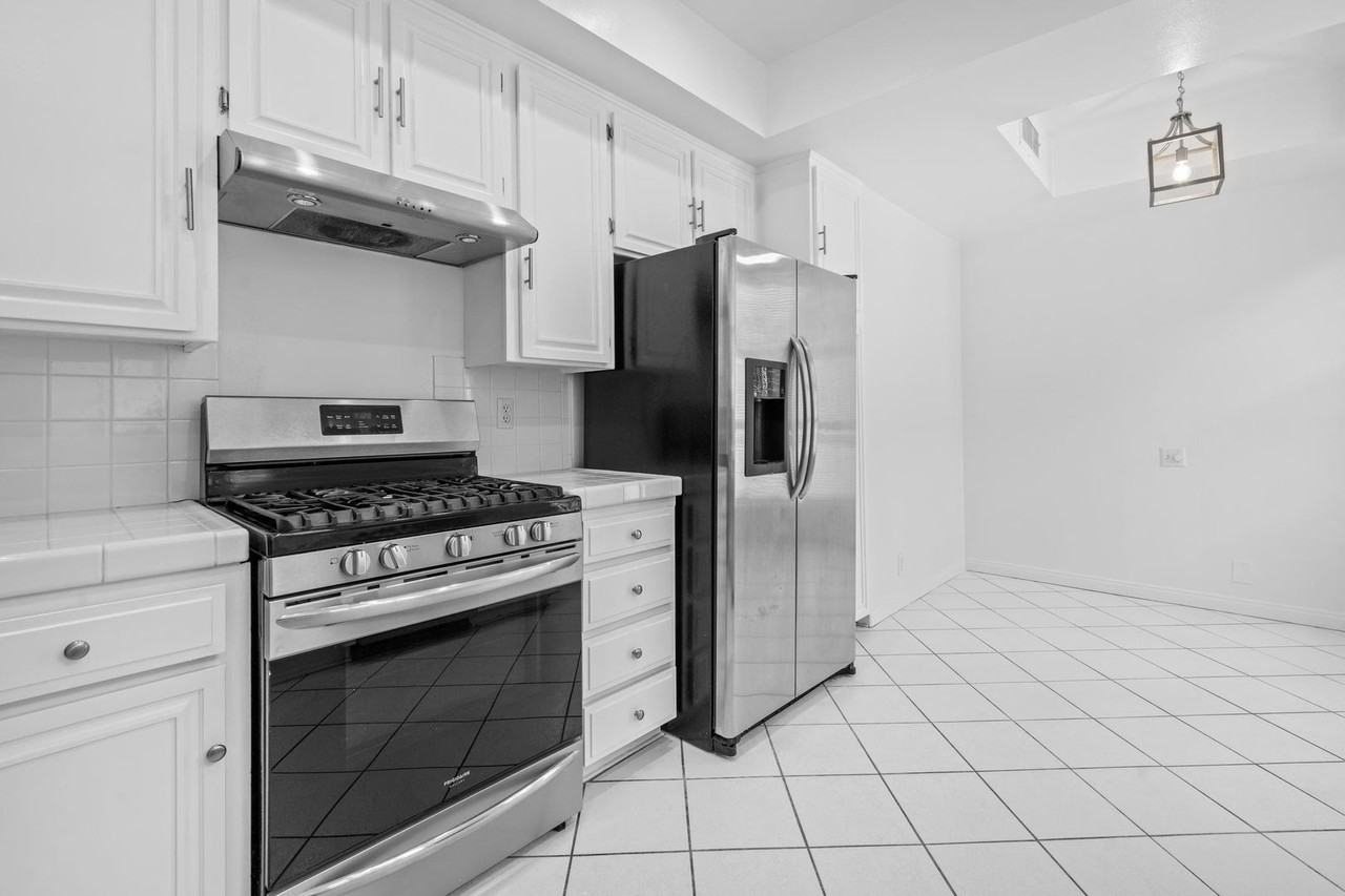 4454 Ventura Canyon Ave #306 - Photo 6 of 17