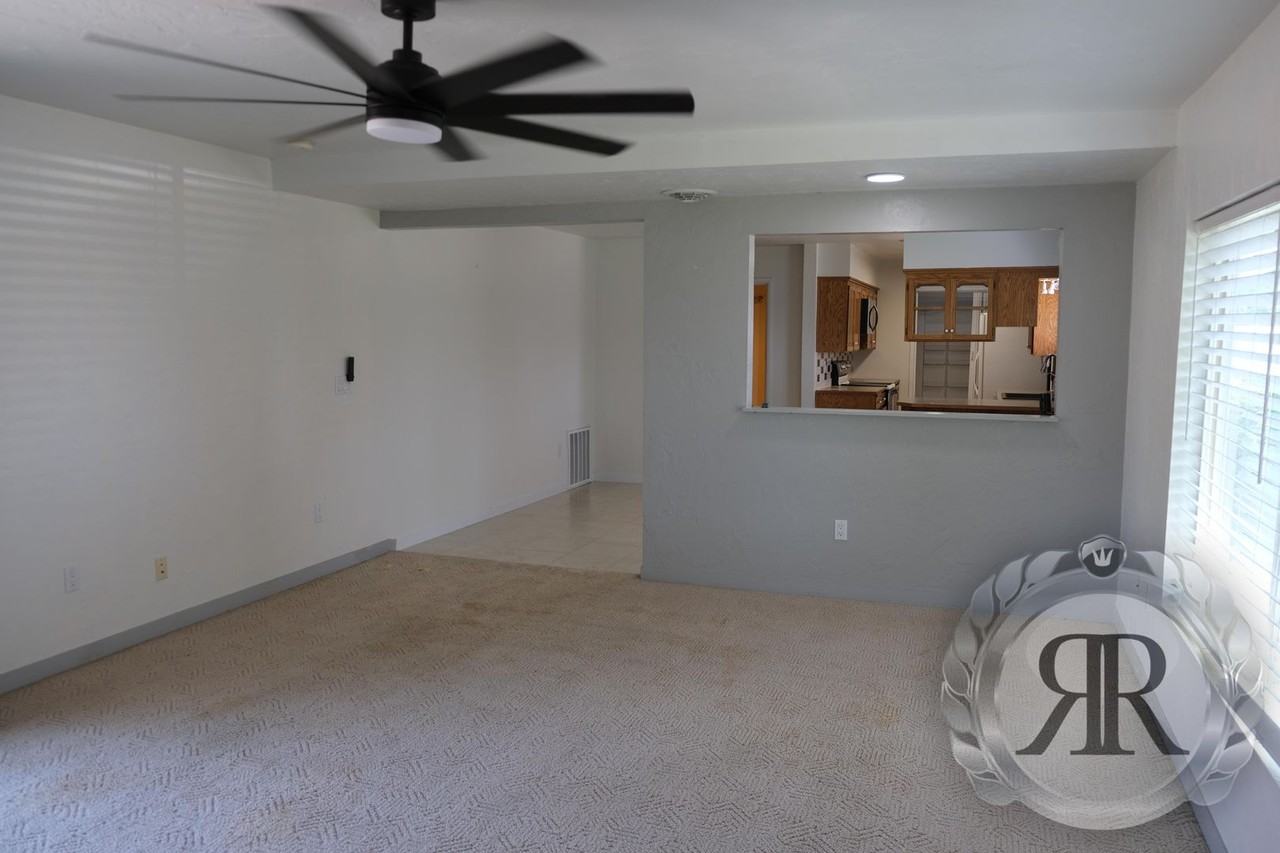 506 Cherry Ln - Photo 3 of 28