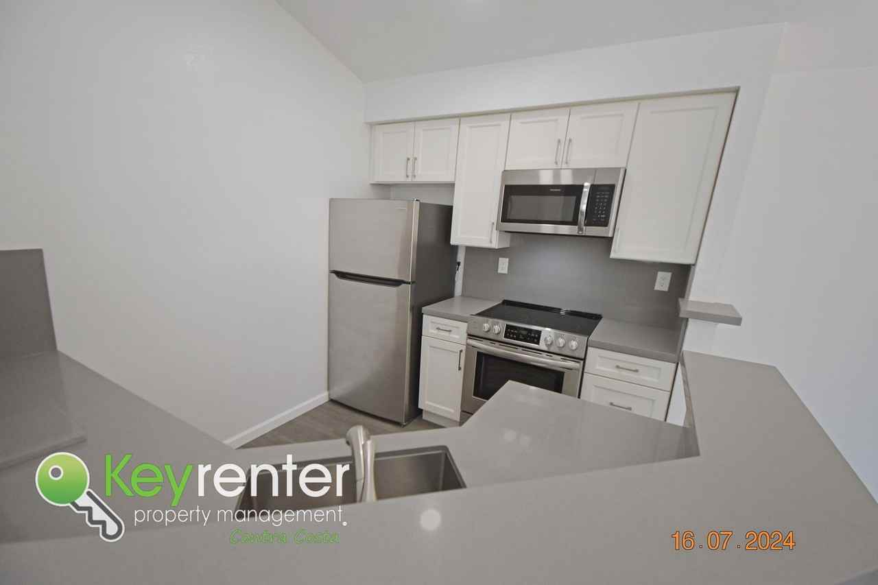 504 Devonwood - Photo 2 of 23