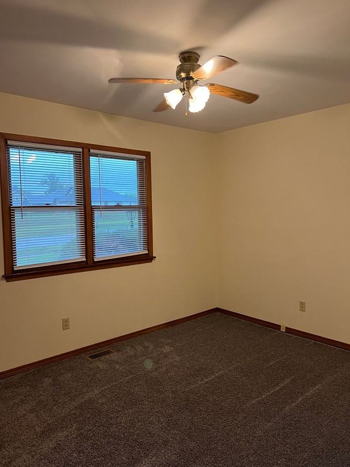 202 New Melville Rd - Photo 3 of 22