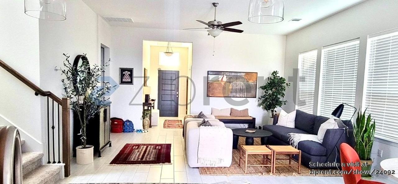 612 Saturnia Dr - Photo 2 of 32