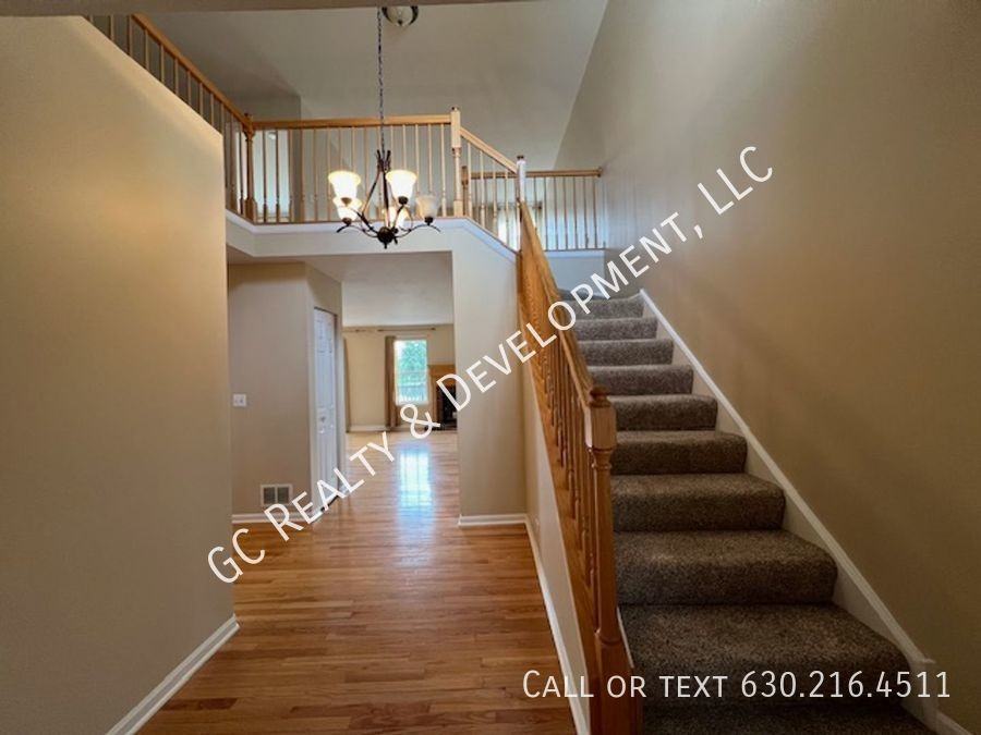 1259 Horseshoe Ln - Photo 3 of 39