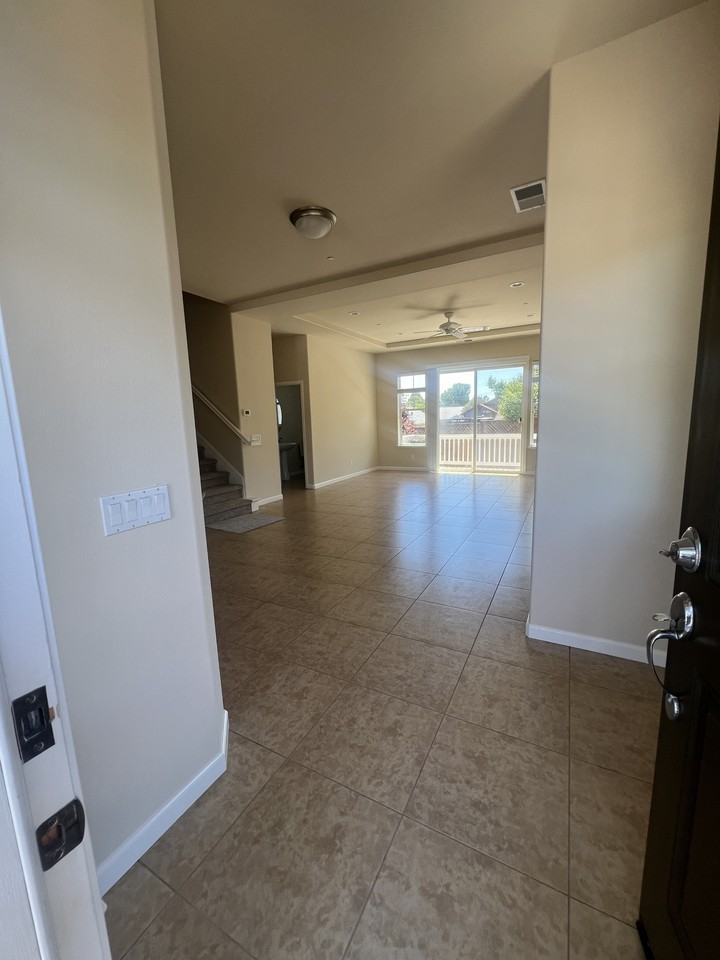 21 Vintage Port Ln #NA - Photo 2 of 13