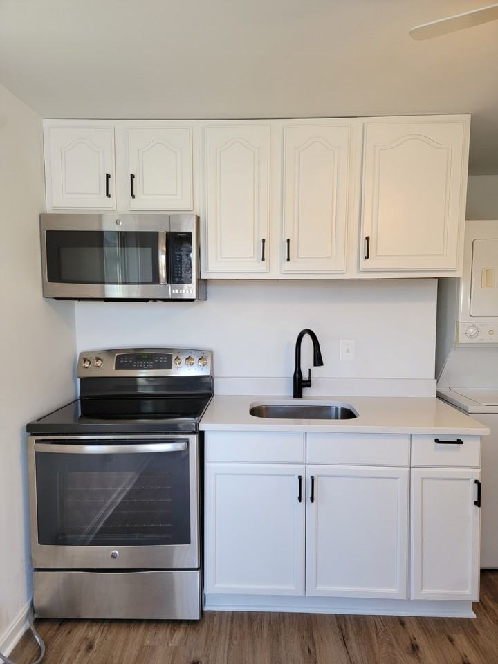 305 3rd Ave Sw #B - Photo 2 of 22
