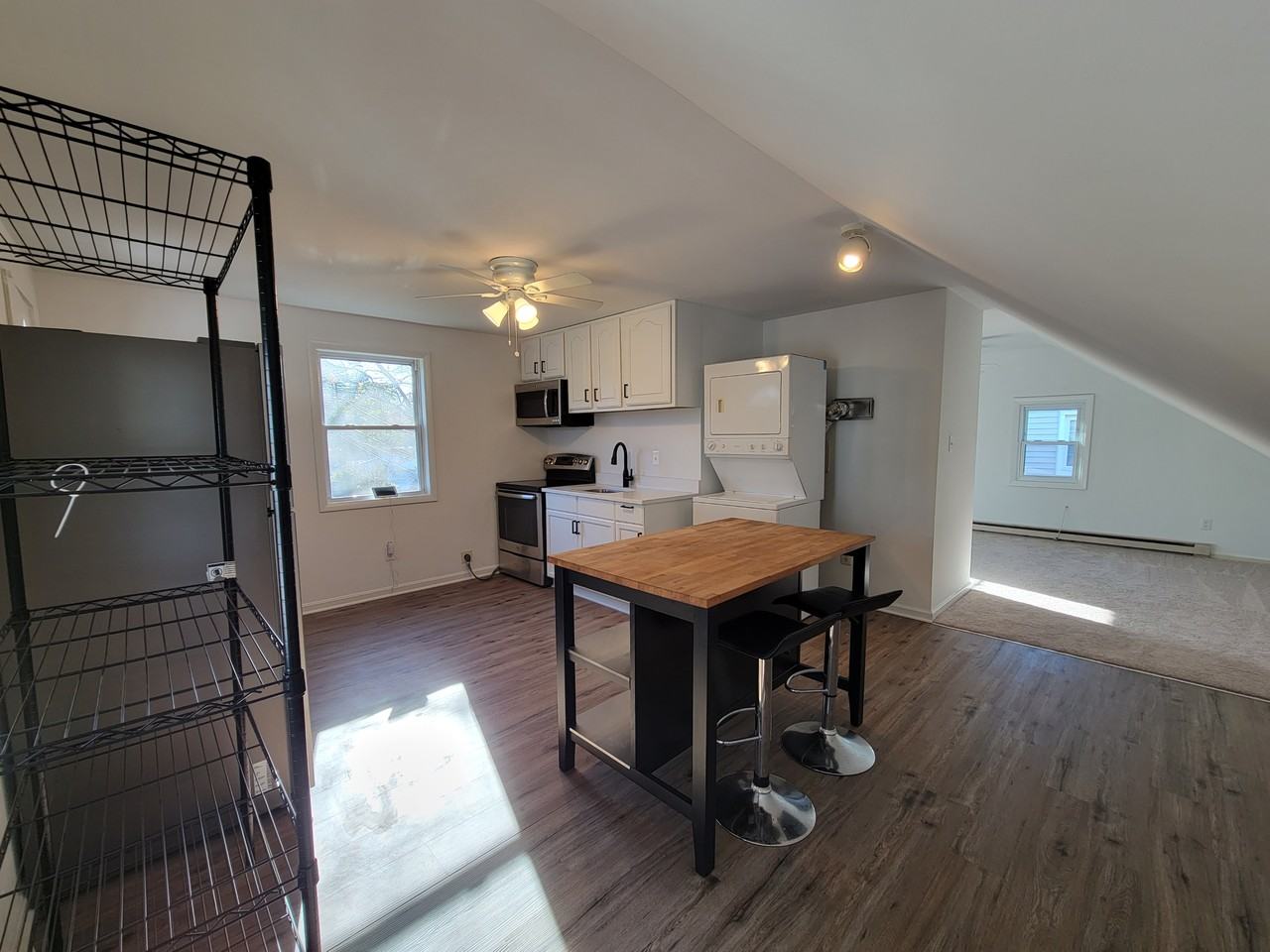 305 3rd Ave Sw #B - Photo 6 of 22
