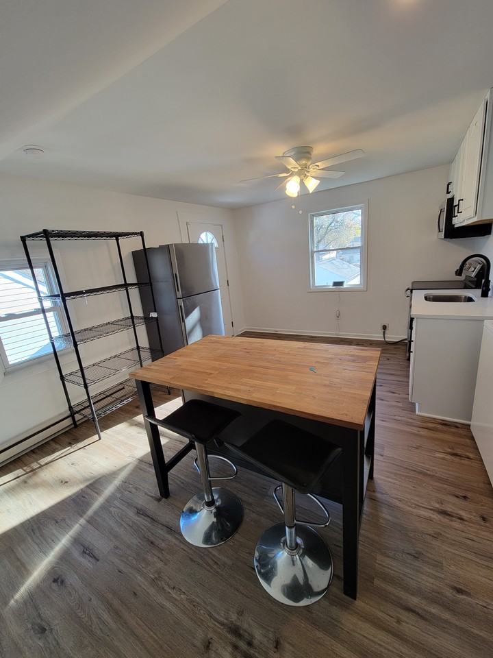 305 3rd Ave Sw #B - Photo 7 of 22
