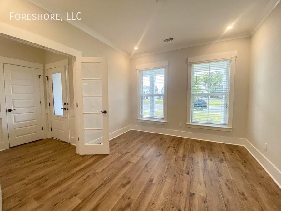 127 Danner Dr - Photo 2 of 27