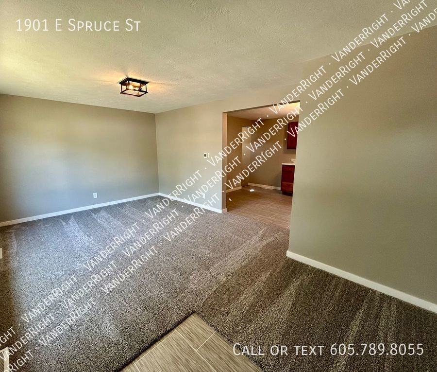 1901 E Spruce St - Photo 2 of 26