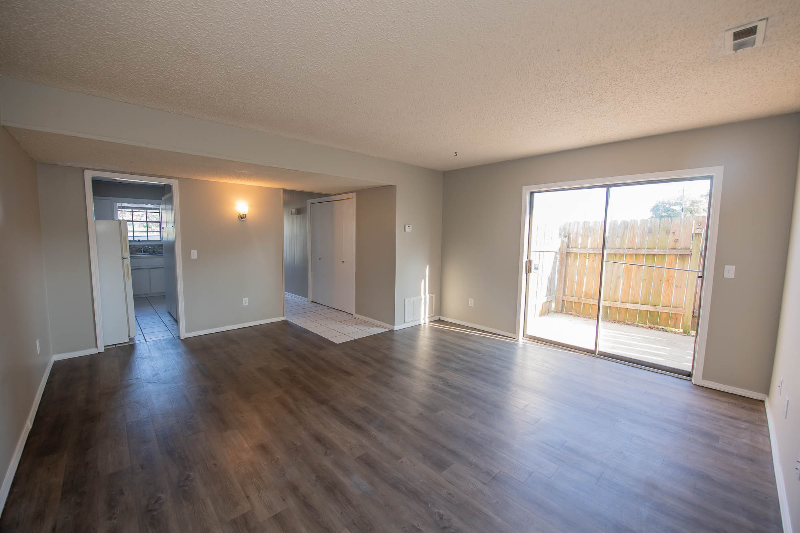 2054 N Garland Ave #14 - Photo 4 of 16