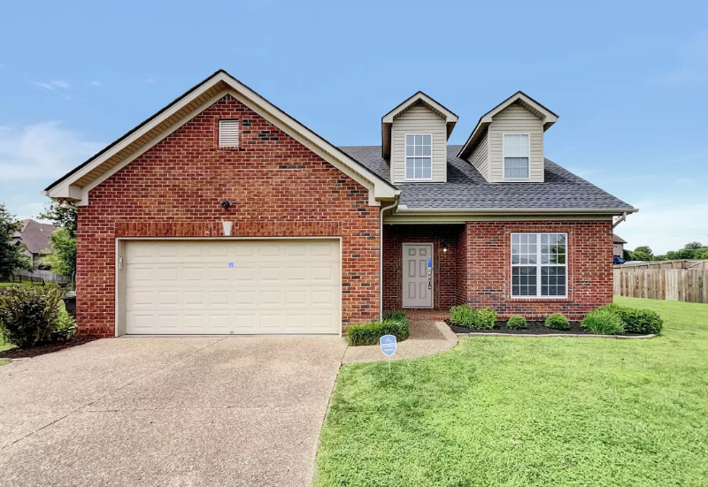 102 Privett Ct - Photo 3 of 32