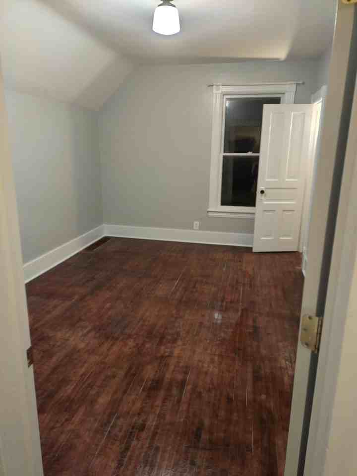 620 Prairie Avenue Southwest, Unit B - Photo 3 of 10