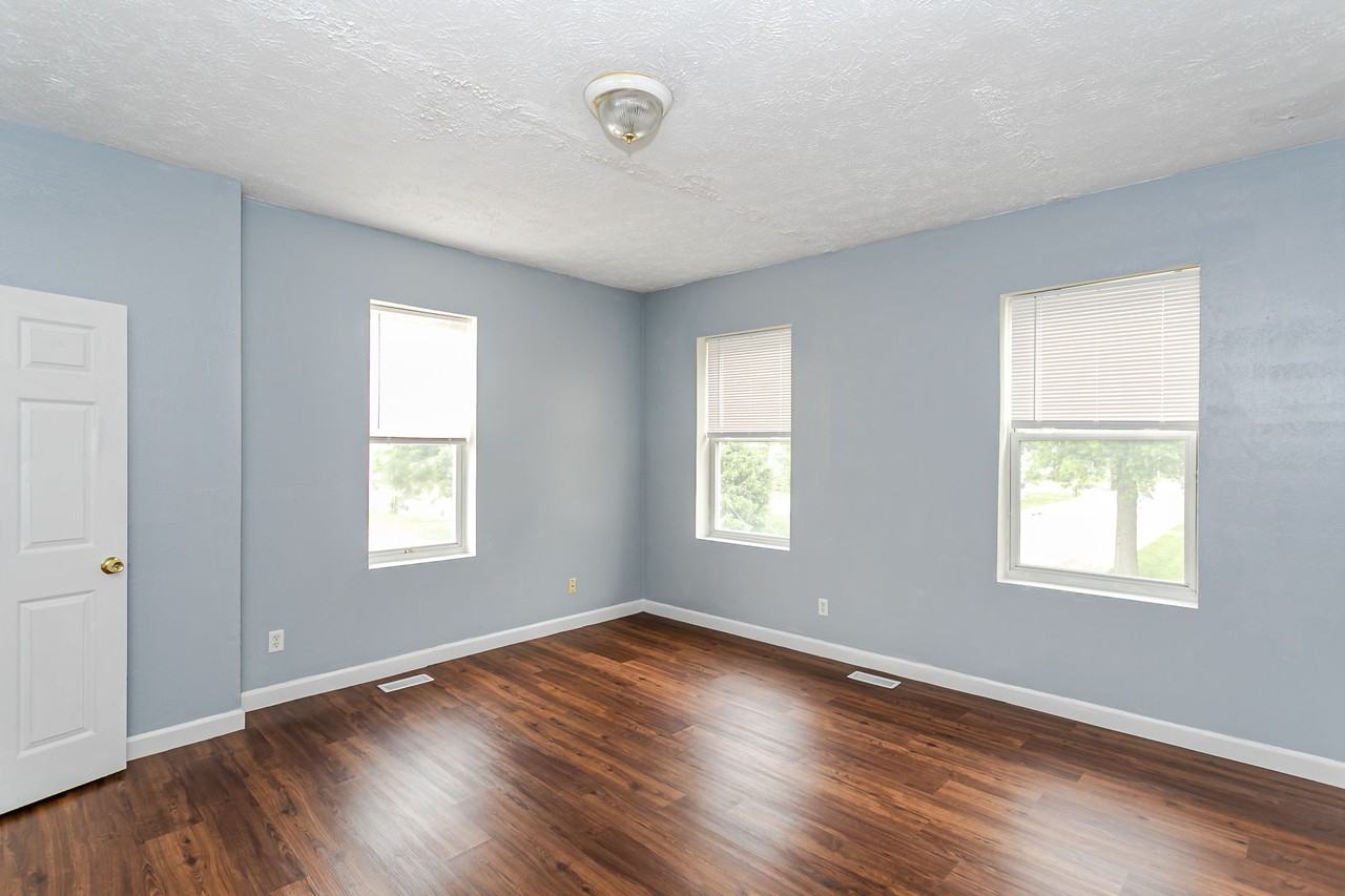 237 Benton Street - Photo 3 of 32