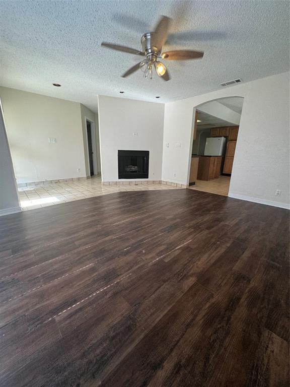 910 N Barnett Ave - Photo 3 of 11