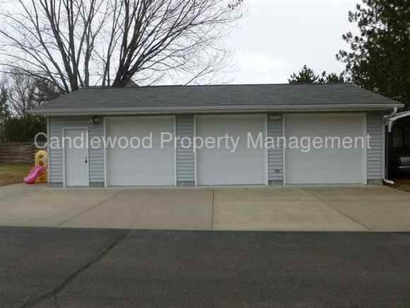 1050 Forest Lake Dr - Photo 2 of 11