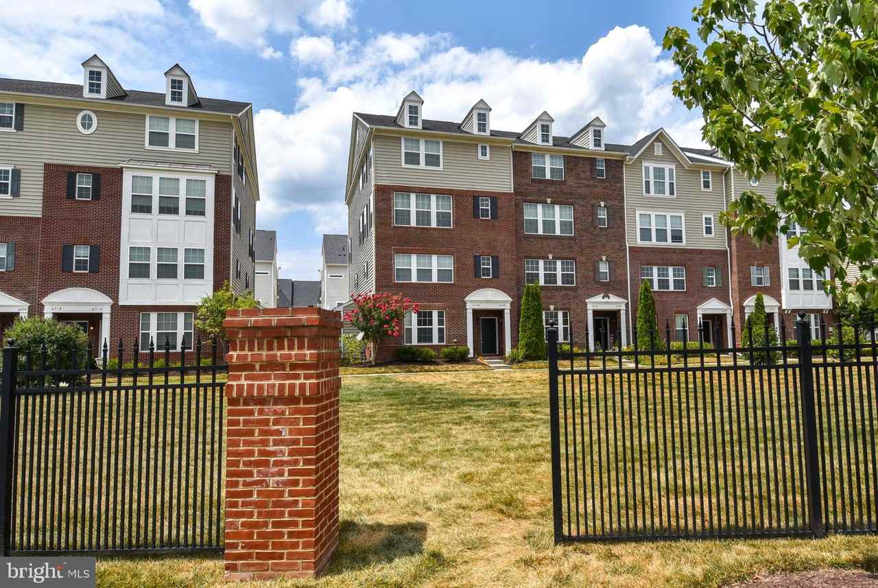 673 E Church St - Photo 2 of 48