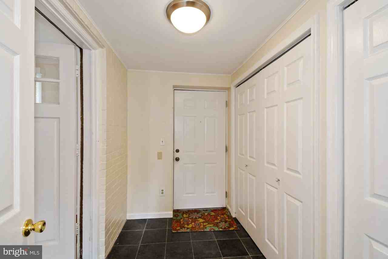 5212 N Carlin Springs Rd - Photo 3 of 37