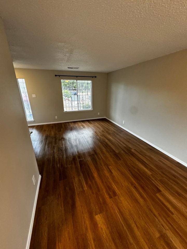 1510 Pennsylvania St Ne - Photo 3 of 14