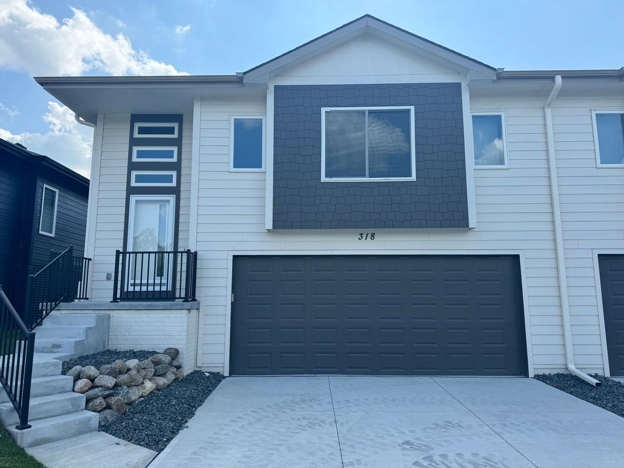 318 N Allen St - Photo 2 of 35