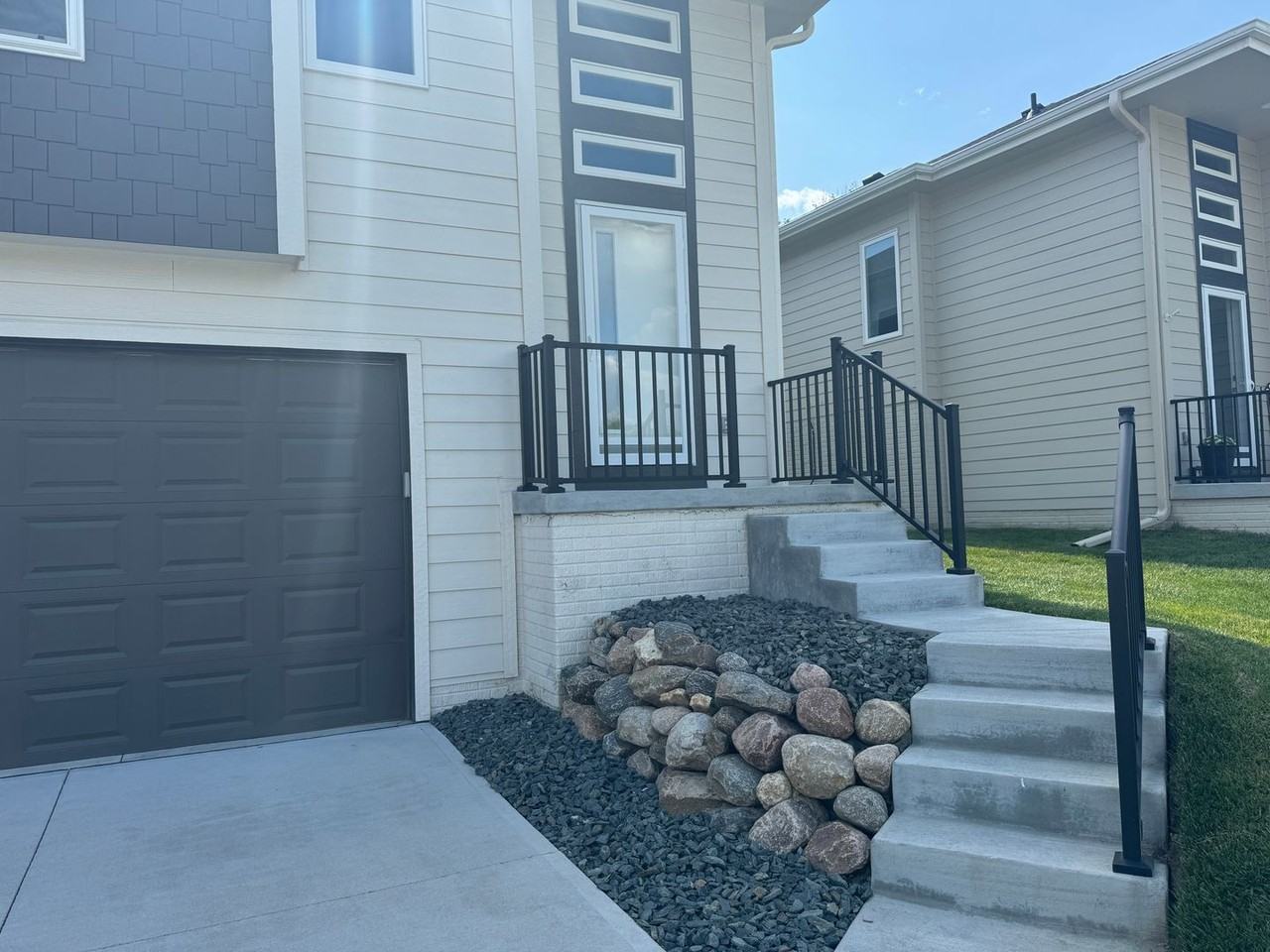 322 N Allen St - Photo 2 of 35