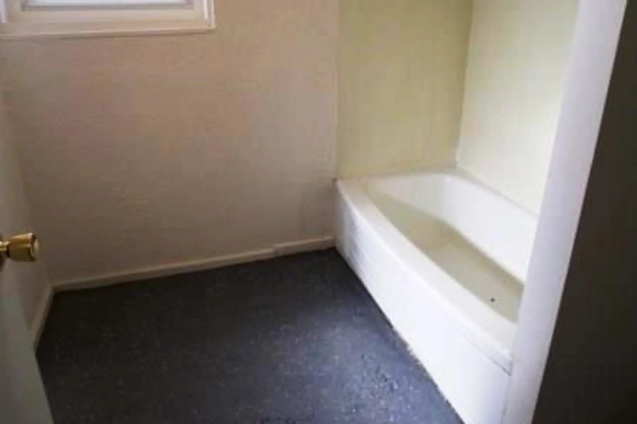 1039 Trevilian Way - Photo 3 of 10