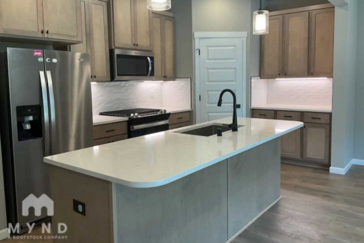6825 Ne 132nd Way - Photo 3 of 16