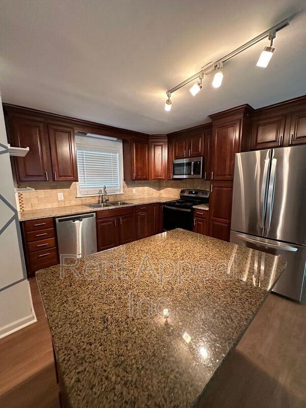 2811 Arrowood Dr - Photo 5 of 16