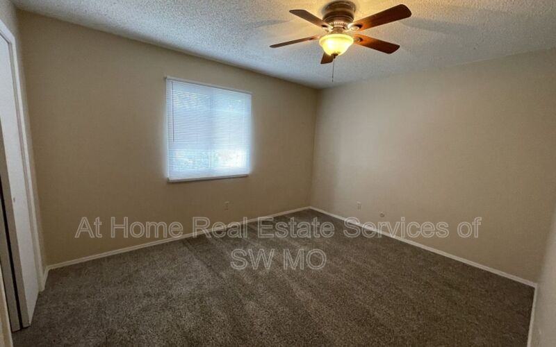 933 S Wildan Ave #24 - Photo 4 of 6