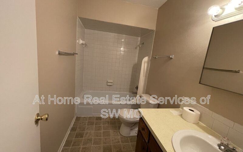 933 S Wildan Ave #24 - Photo 5 of 6