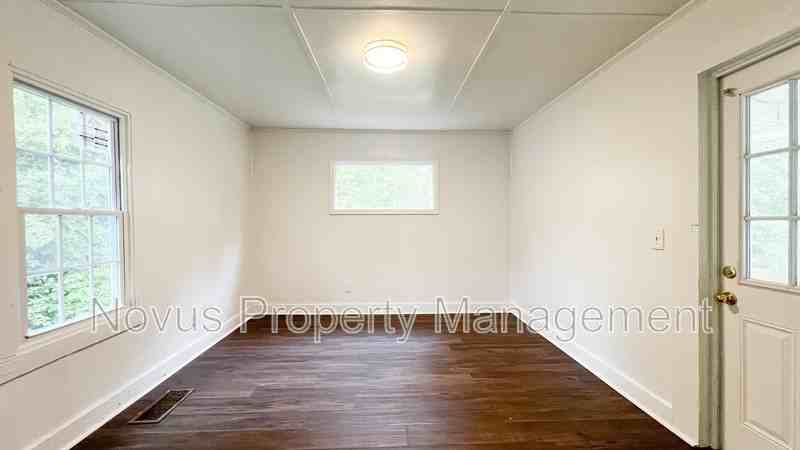 135 W Atlanta St - Photo 2 of 23