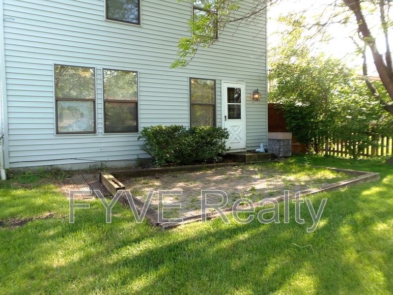 2462 Sanford Dr - Photo 3 of 29