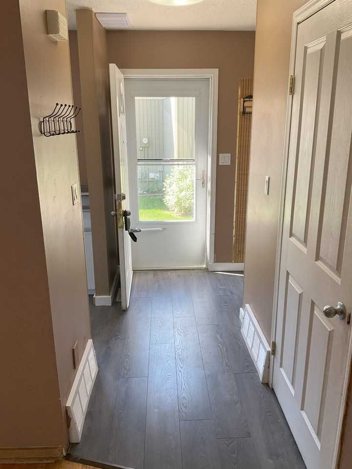 18136 81 Ave Nw - Photo 2 of 35