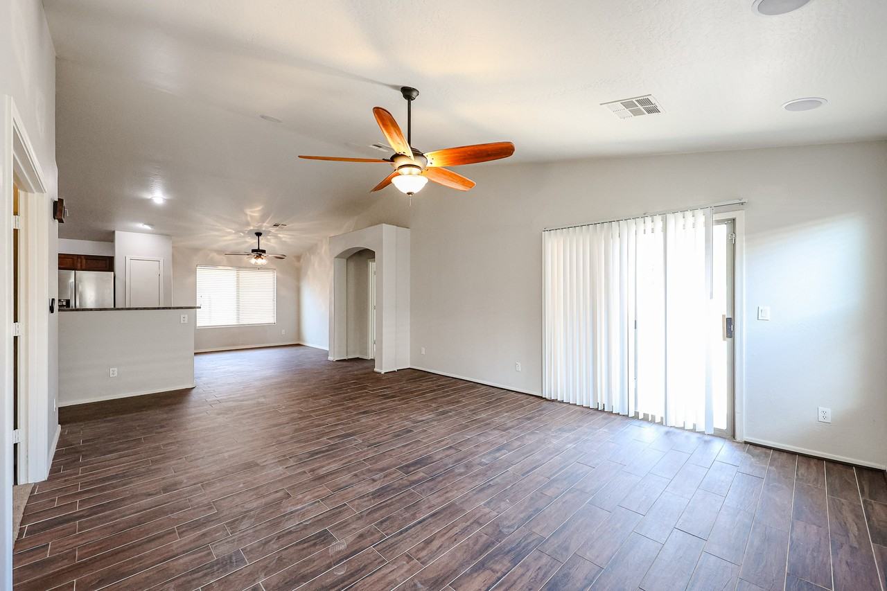 41629 N Ranch Dr - Photo 2 of 27