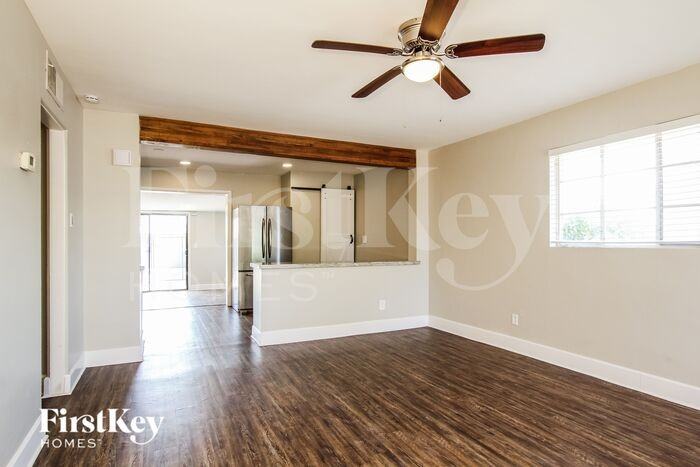 2229 W Fairmount Ave - Photo 2 of 16