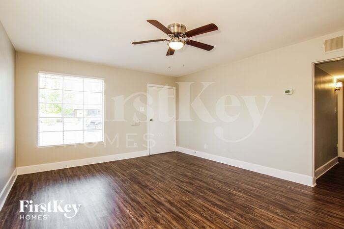 2229 W Fairmount Ave - Photo 3 of 16