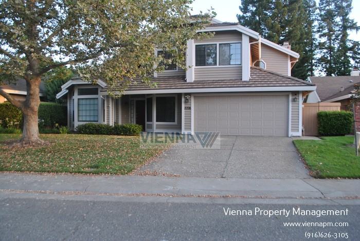 2226 Fort Point Dr - Photo 2 of 41