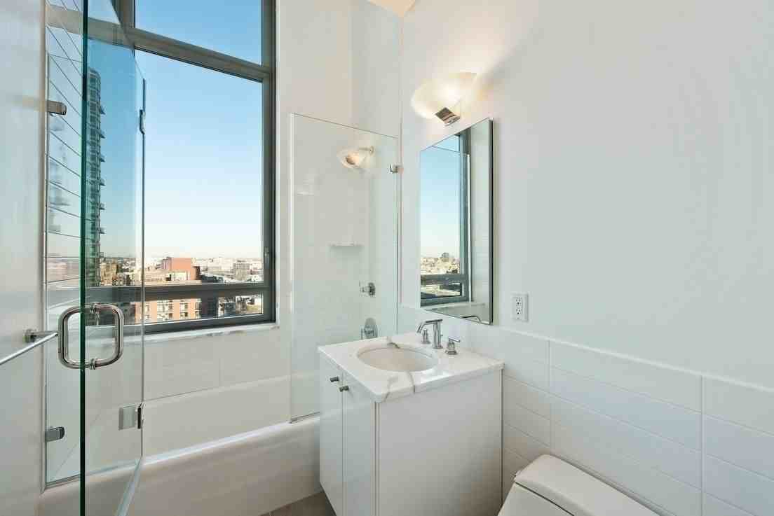 4620 Center Boulevard #2712 - Photo 5 of 8